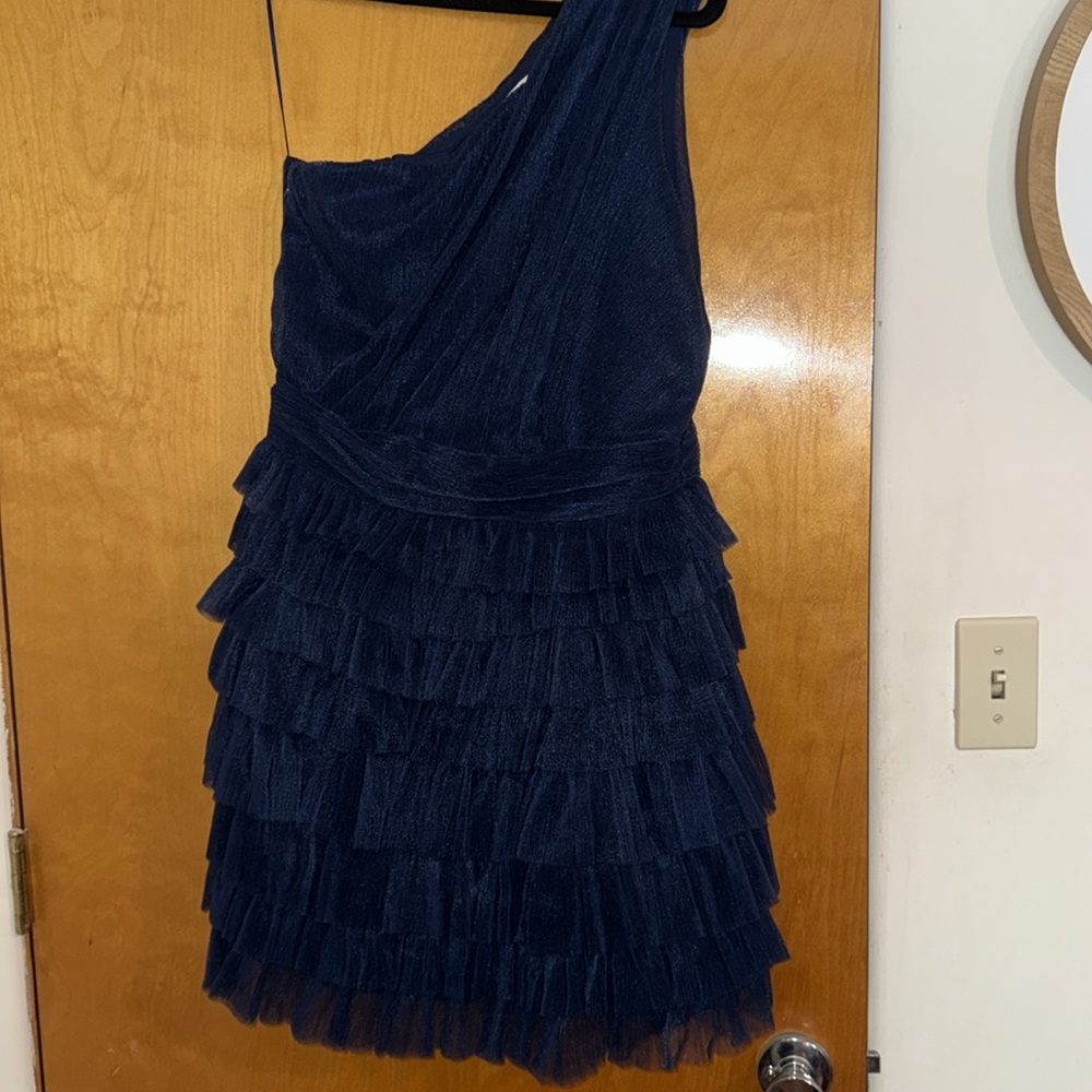 Dress - Picture 6 of 6